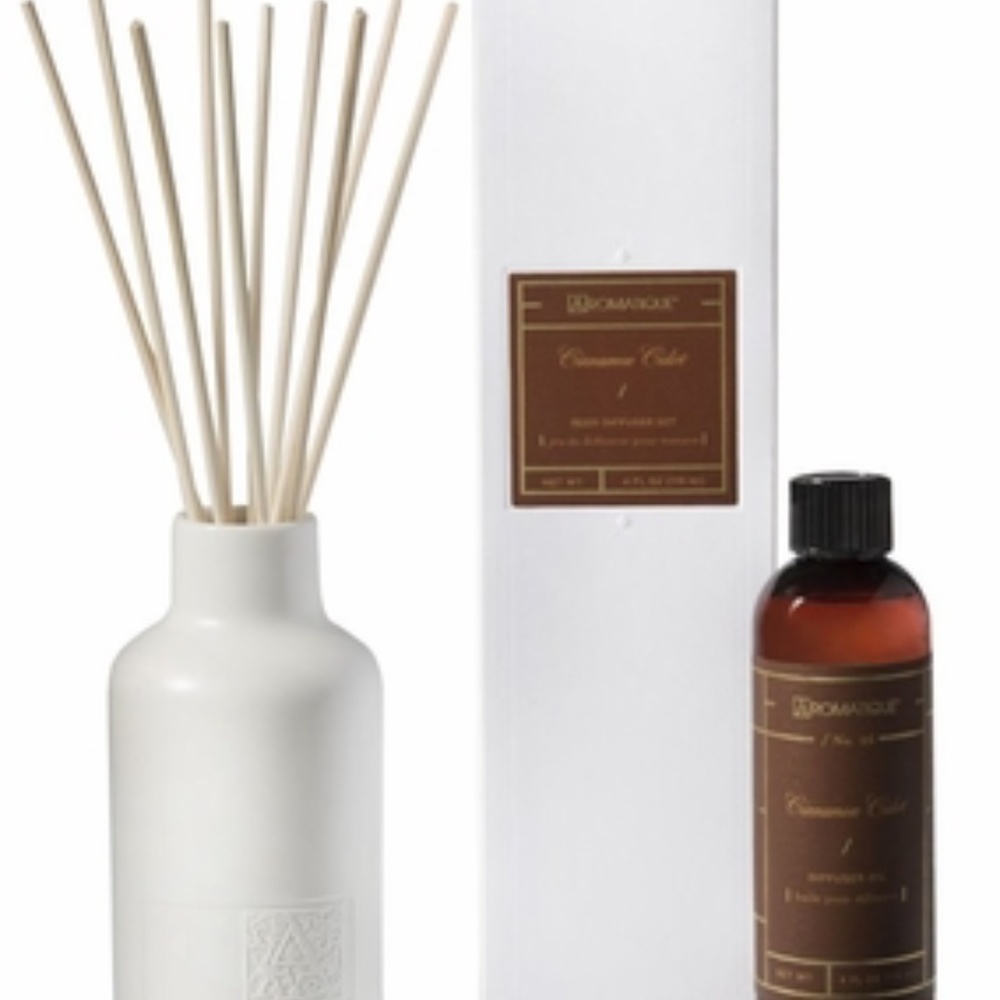 CINNAMON CIDER Aromatique Reed Diffuser Gift Set Ceramic Vessel
